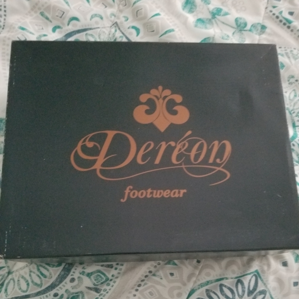 Brand New Dereon Booties